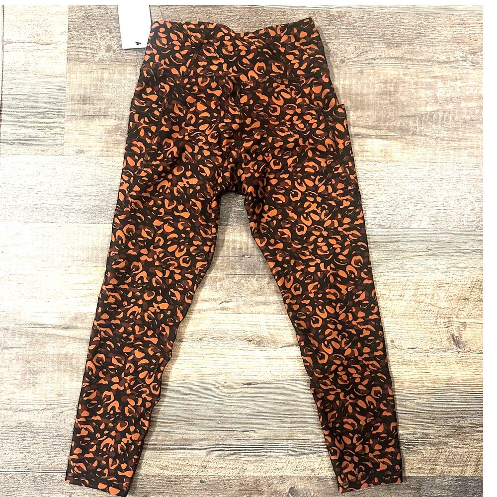 Kinesis Women's Brown Cheetah Printed Stretch Mid Rise Ankle Leggings